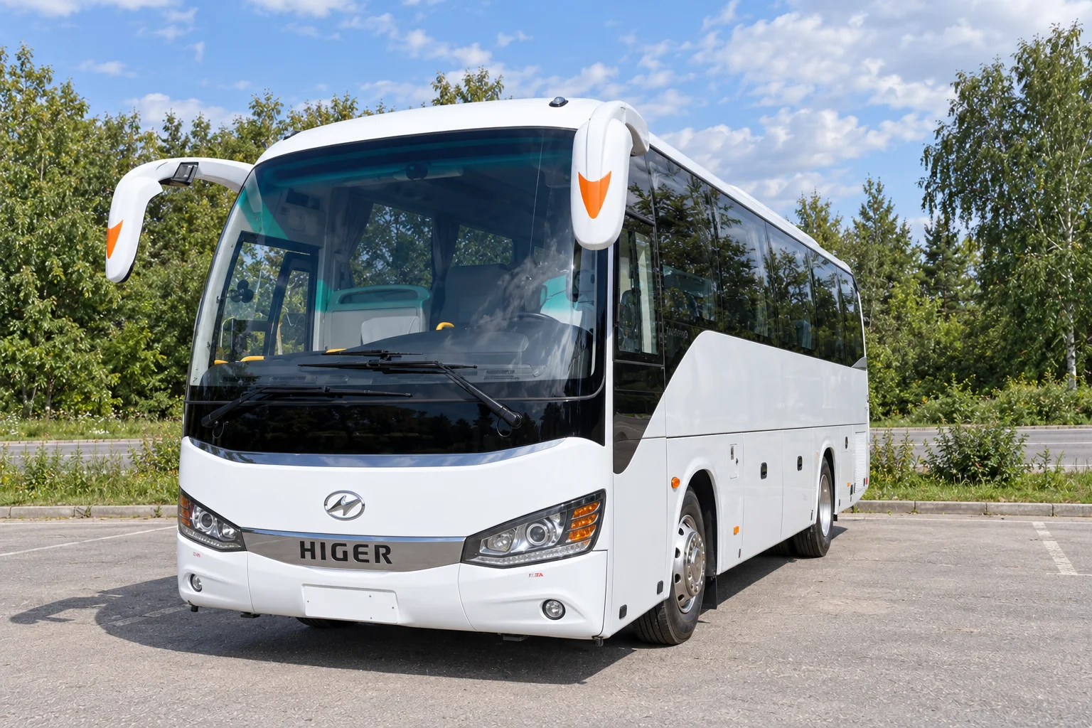Обложка на основе реального фото автобуса Higer KLQ6812KQ из автопарка Гуд-Лак